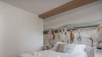 Een strijkplank/strijkijzer, gratis wifi, beddengoed