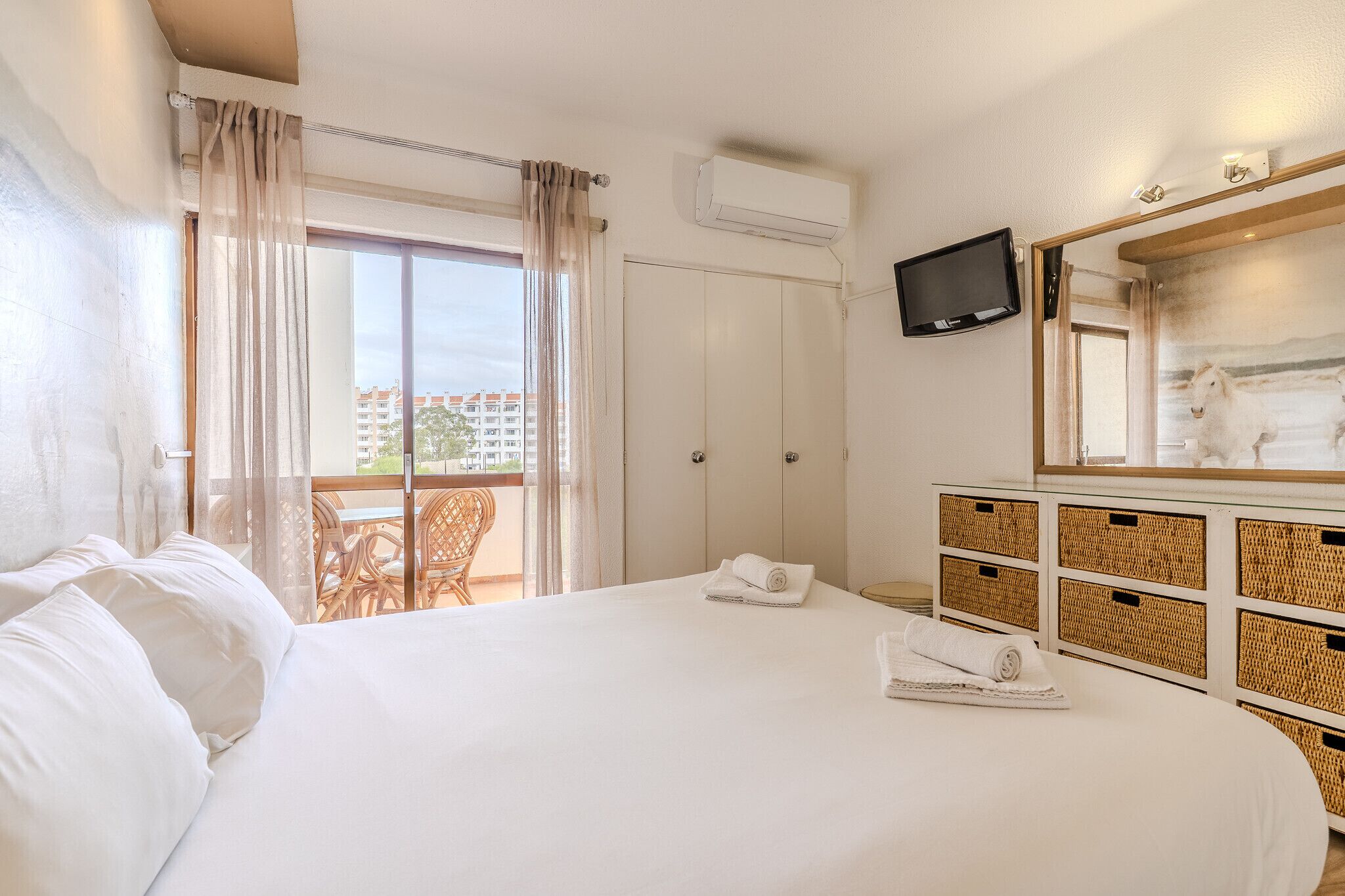 1 dormitorio, tabla de planchar con plancha, wifi gratis y ropa de cama