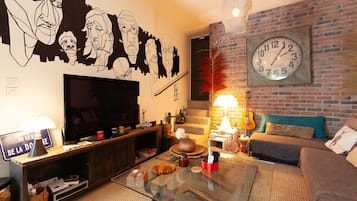 Télévision, cheminée