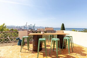 屋外ダイニングエリア
