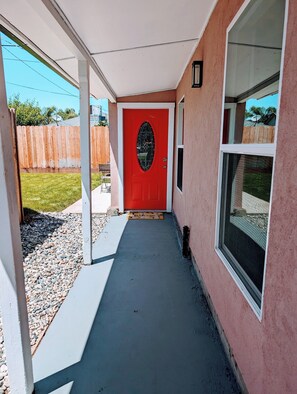 Exterior detail - New professional and cozy home (Lodi)