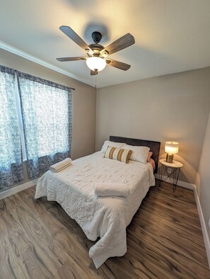 2 bedrooms, free WiFi, bed sheets - New professional and cozy home (Lodi)