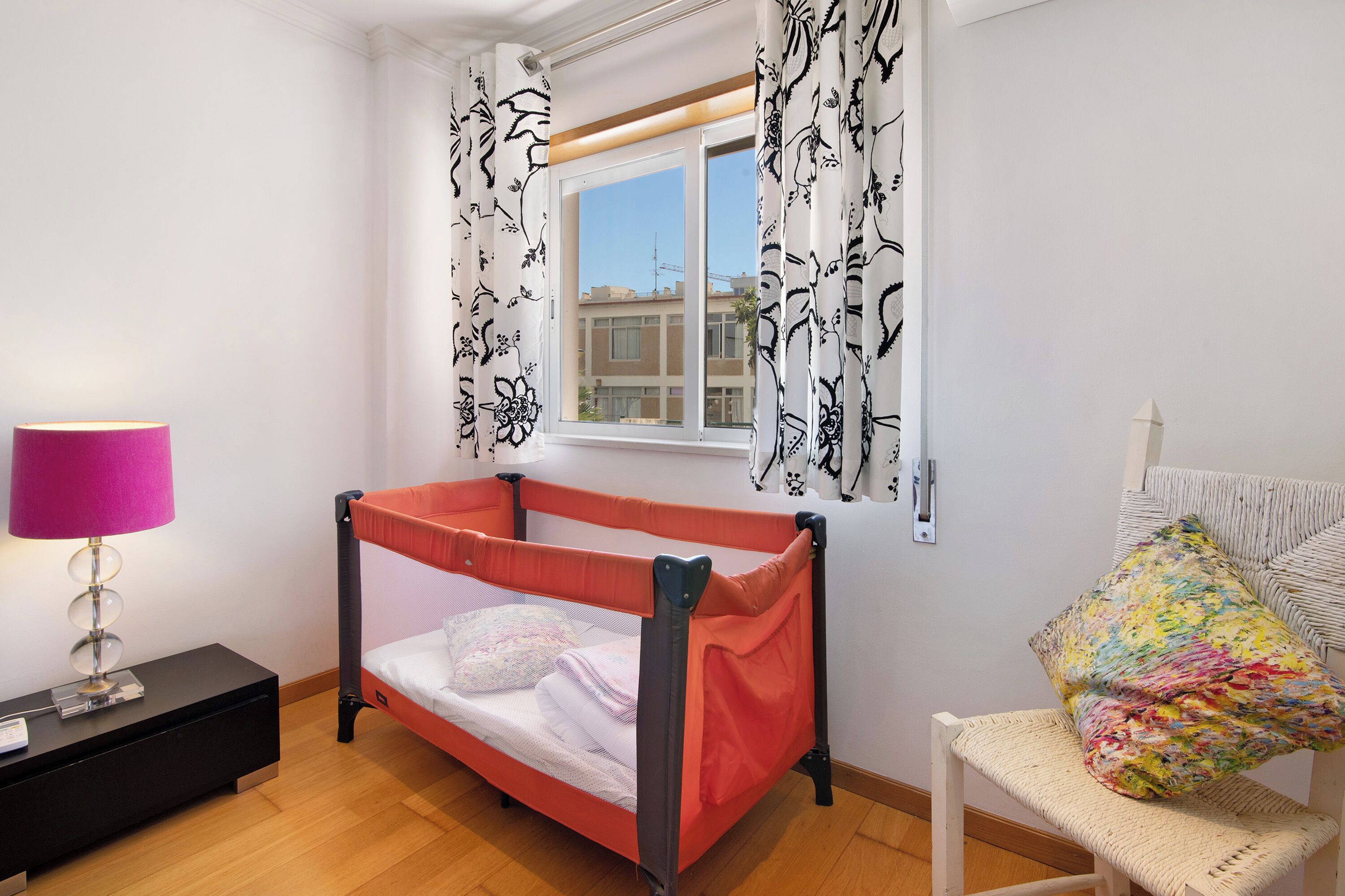 1 室のベッドルーム、アイロン / アイロン台、WiFi (無料)、ベッドシーツ