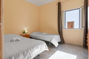 1 bedroom, WiFi, bed sheets