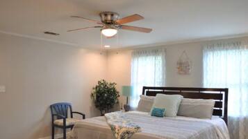 4 makuuhuonetta, silitysrauta/-lauta, Wi-Fi, vuodevaatteet