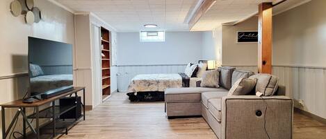 3 habitaciones, tabla de planchar con plancha, wifi y ropa de cama