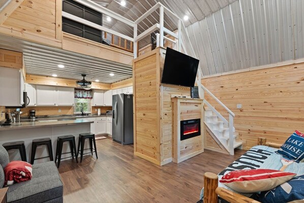 TV - Happy Hollow cottage @ Patoka (Birdseye)