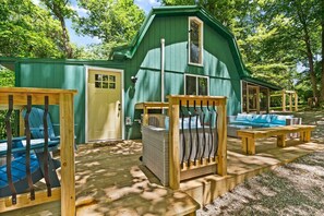 Terrace/patio - Happy Hollow cottage @ Patoka (Birdseye)