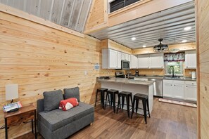 Fridge, microwave, oven, coffee/tea maker - Happy Hollow cottage @ Patoka (Birdseye)