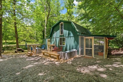 Happy Hollow cottage @ Patoka