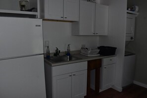 Private kitchen - 3RD FLOOR APARTMENT FOR 30 DAYS OR LONGER STAYS ONLY (Jim Thorpe)