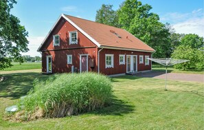 Exterior - 2 bedroom lovely home in Kristinehamn (Kristinehamn)