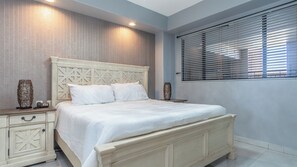 1 slaapkamer, een strijkplank/strijkijzer, gratis wifi, beddengoed