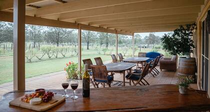 Bluebush Estate - The Country House - Stunning Country Charm, Gardens & Sunsets