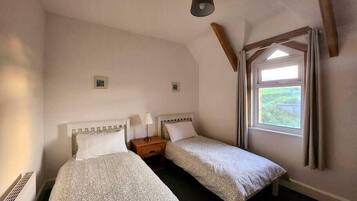 3 bedrooms, iron/ironing board, WiFi