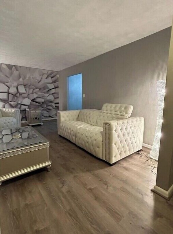 Interior - Perry's home to home
(Hampton)