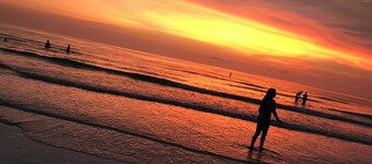 Vintage Florida Beach Cottage, one block to the sand of Indian Rocks Beach FL