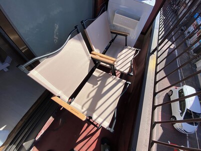 1minute walk to stataion, direct bus to Haneda Airport! Easy access!