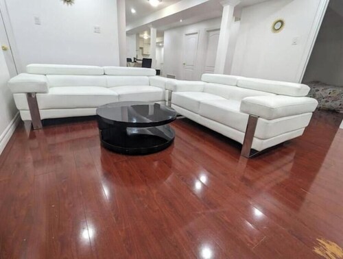 Central Stylish Spacious Retreat