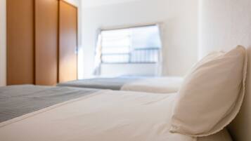 1 bedroom, desk, free WiFi, bed sheets