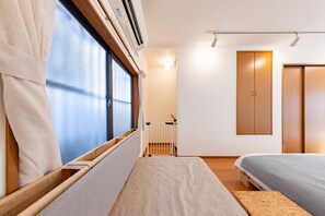 1 bedroom, desk, free WiFi, bed sheets