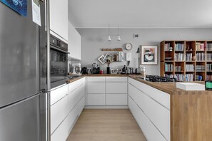 Cookware/dishes/utensils, dining tables - Boho Gem in Downtown Reykjavík: Cozy & Bright (Reykjavík)