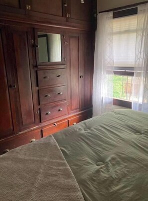 2 dormitorios, tabla de planchar con plancha, wifi gratis y ropa de cama