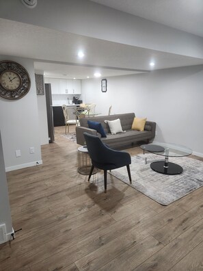 Smart TV - Cozy and Well-Furnished 2-Bedroom Basement Suite in North Calgary (Calgary)