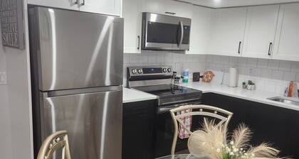 Cozy and Well-Furnished 2-Bedroom Basement Suite in North Calgary
