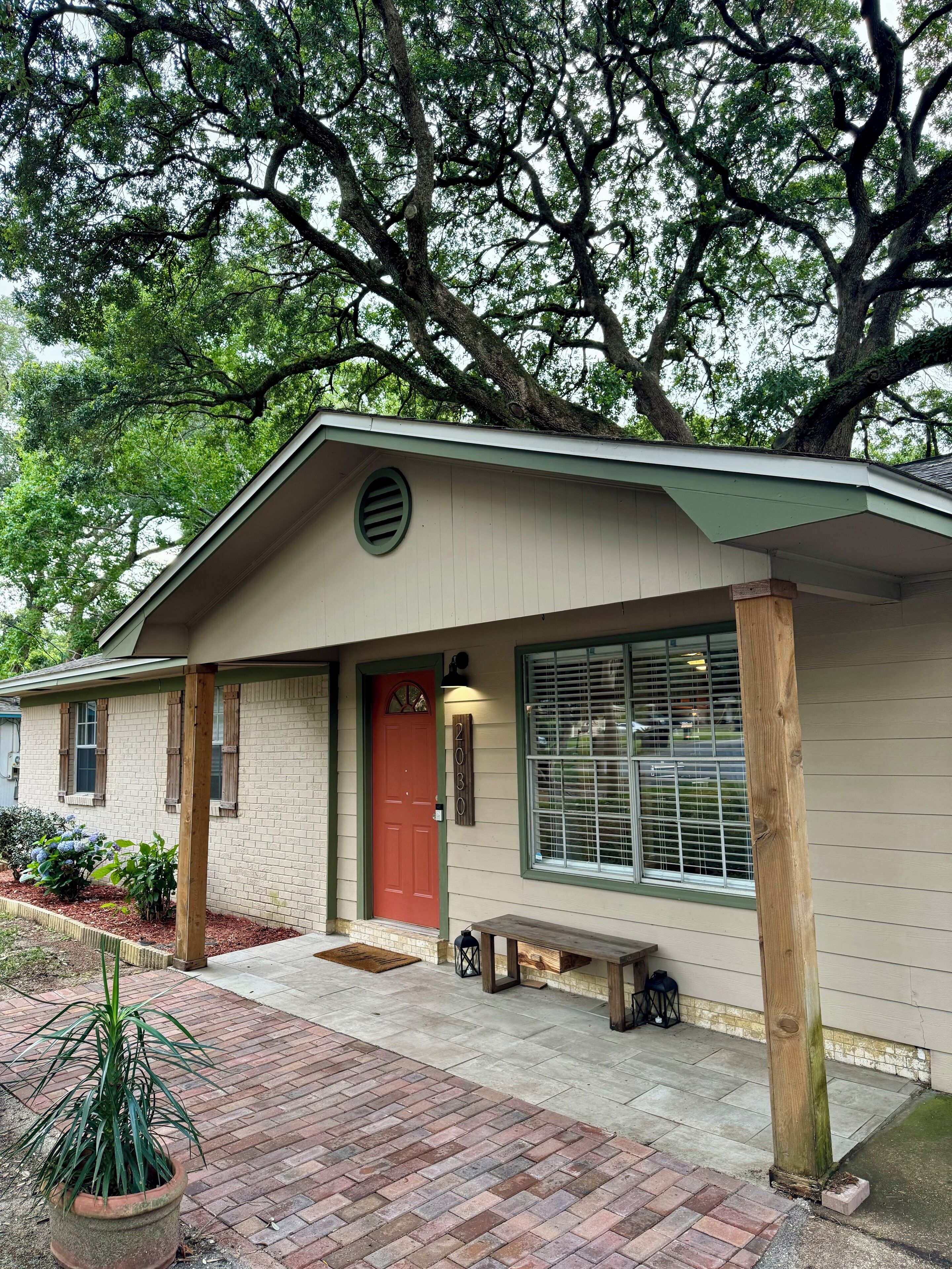 Pensacola The Live Oak House