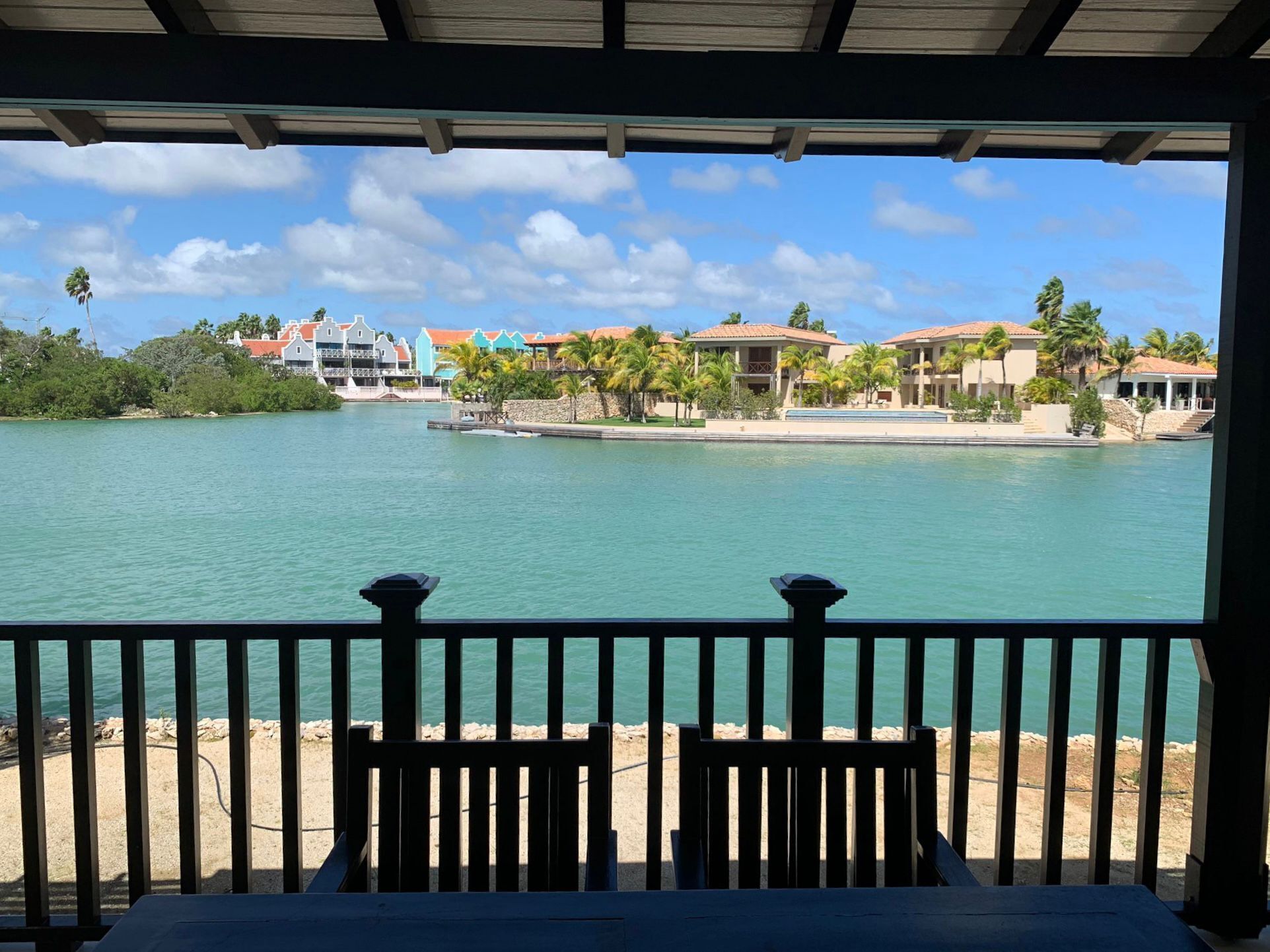 Maison, vue canal | Vue de la chambre