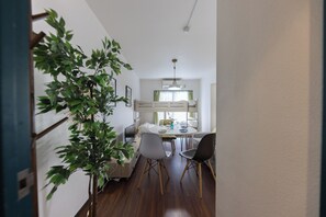 Dining - Direct train access from Shinjuku: 14 min! Good access to Kamikitazawa station (6 min. walk) ★ 4 min. walk to a large discount supermarket ★ Accommodations based on the concept of "a stopover for travelers". (Suginami-ku)
