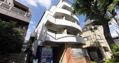 Direct train access from Shinjuku: 14 min! Good access to Kamikitazawa station (6 min. walk) ★ 4 min. walk to a large discount supermarket ★ Accommodations based on the concept of "a stopover for travelers".