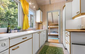 Réfrigérateur, plaque de cuisson, cafetière/bouilloire