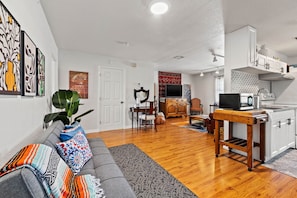 Smart TV - Old world charm, minutes from St. Pete beach (St. Pete Beach)