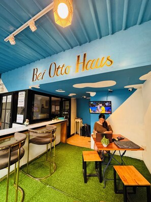 Front of property - Bei Otto Haus (Bangkok)