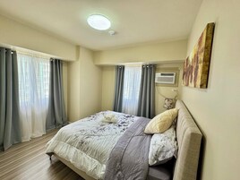 Family Condo, 2 Bedrooms, Pool Access, Partial Sea View | Free WiFi, bed sheets