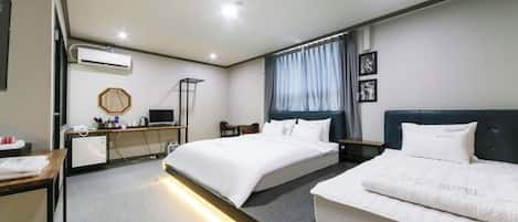 Cortinas blackout, wifi gratis y ropa de cama