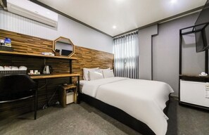 Standard Room | Blackout curtains, free WiFi, bed sheets - The Sharp Hotel (Changwon)