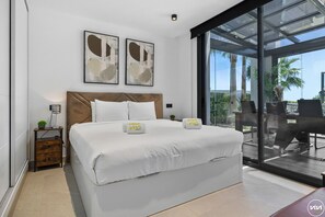 4 Schlafzimmer, Zimmersafe, Bügeleisen/Bügelbrett, kostenloses WLAN