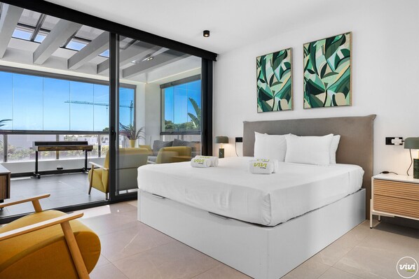 4 Schlafzimmer, Zimmersafe, Bügeleisen/Bügelbrett, kostenloses WLAN