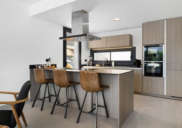 Private kitchen - Villa Yara private pool - jacuzzi - sauna - cinema (Mijas)