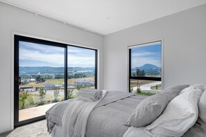 5 Schlafzimmer, Bügeleisen/Bügelbrett, kostenloses WLAN