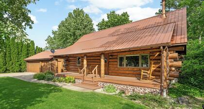 Log Cabin Escape+King B+Hot Tub+Sauna+River Views