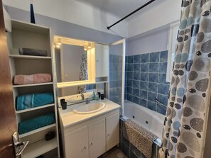 Bathroom - Villa with pool, 3 bedrooms, 10 minutes from the beach (SIX FOURS LES PLAGES)