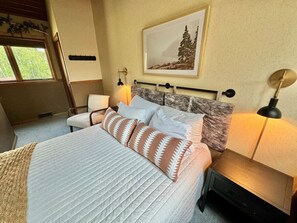 3 bedrooms, desk, iron/ironing board, free WiFi