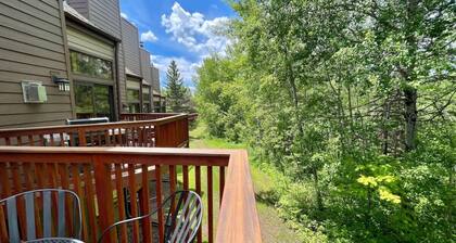 Cozy Townhome at Lutsen Mtn Ski in Ski out Pool Hot Tub and More