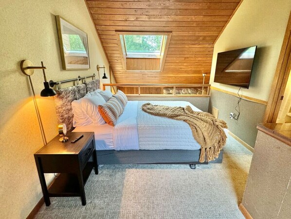 4 bedrooms, desk, iron/ironing board, free WiFi