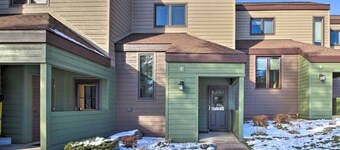 Cozy Townhome at Lutsen Mtn Ski in Ski out Pool Hot Tub and More