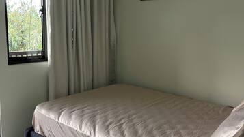 1 bedroom, desk, free WiFi, bed sheets